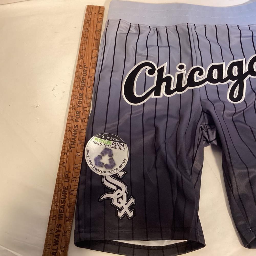 NWT Chicago White Sox Men’s Shorts Pro Standard Athletics size medium - Picture 7 of 11